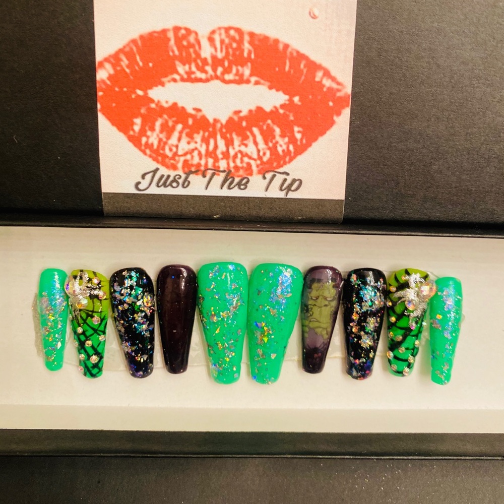 Press on nails - Picture 3 of 4